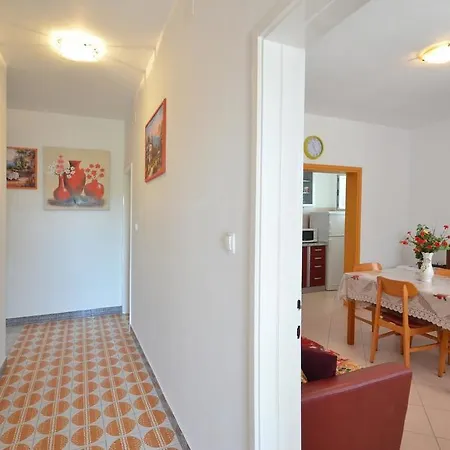 11216b Apartment